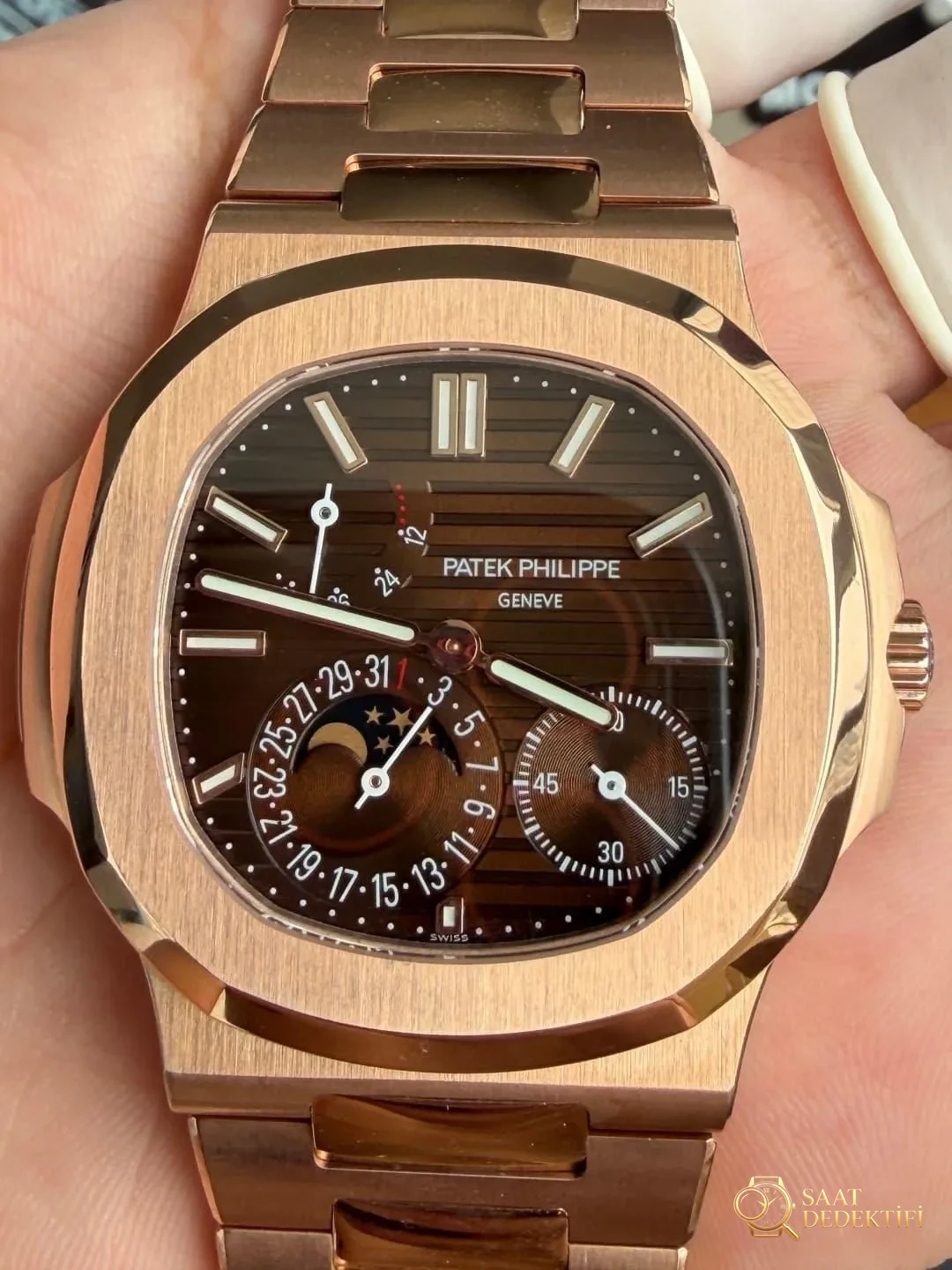 UMI Factory Patek Philippe Nautilus 5712 rose altın, 195 gram ağırlıklı versiyonun kalitesi nasıl? - Klips Kilidi ve Lazer Damgalar
