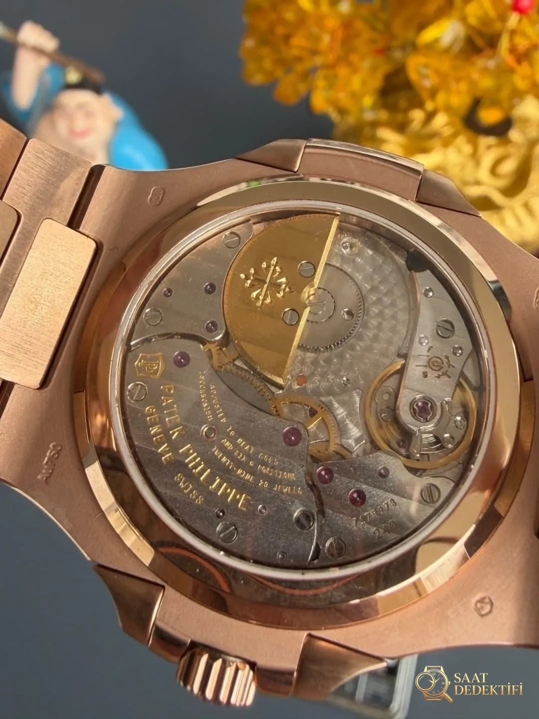 UMI Factory Patek Philippe Nautilus 5712 rose altın, 195 gram ağırlıklı versiyonun kalitesi nasıl? - Kasa Çeliği ve Polisaj Kalitesi