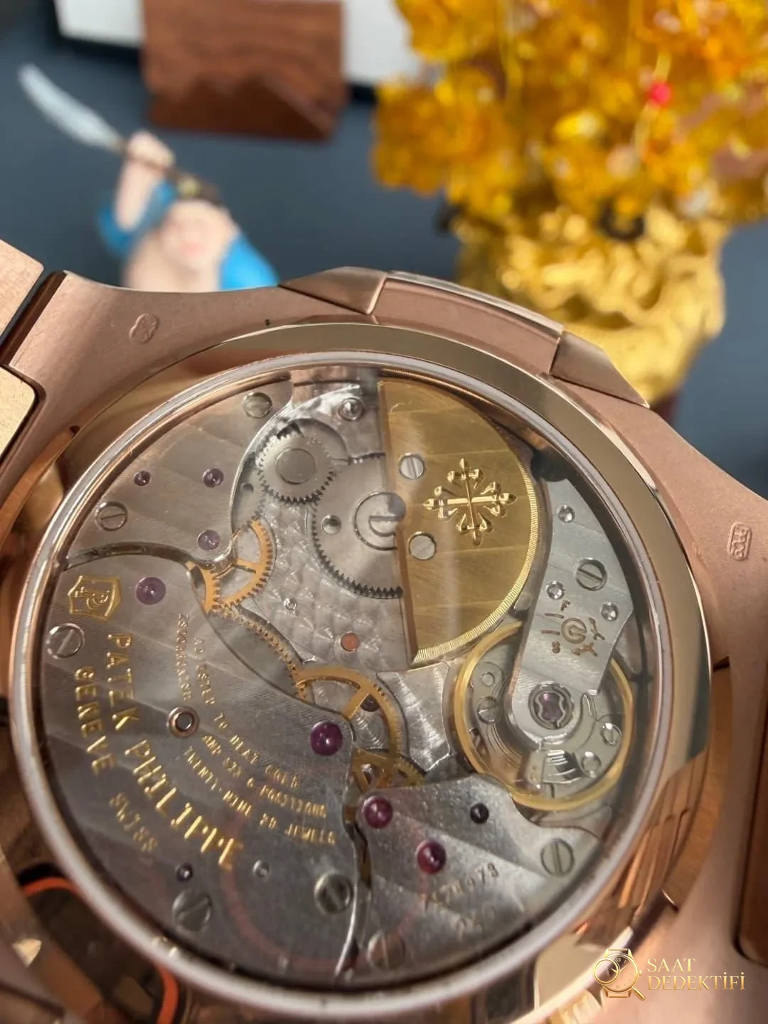 UMI Factory Patek Philippe Nautilus 5712 rose altın, 195 gram ağırlıklı versiyonun kalitesi nasıl? - Tepe Koruması ve Ayar Fonksiyonu
