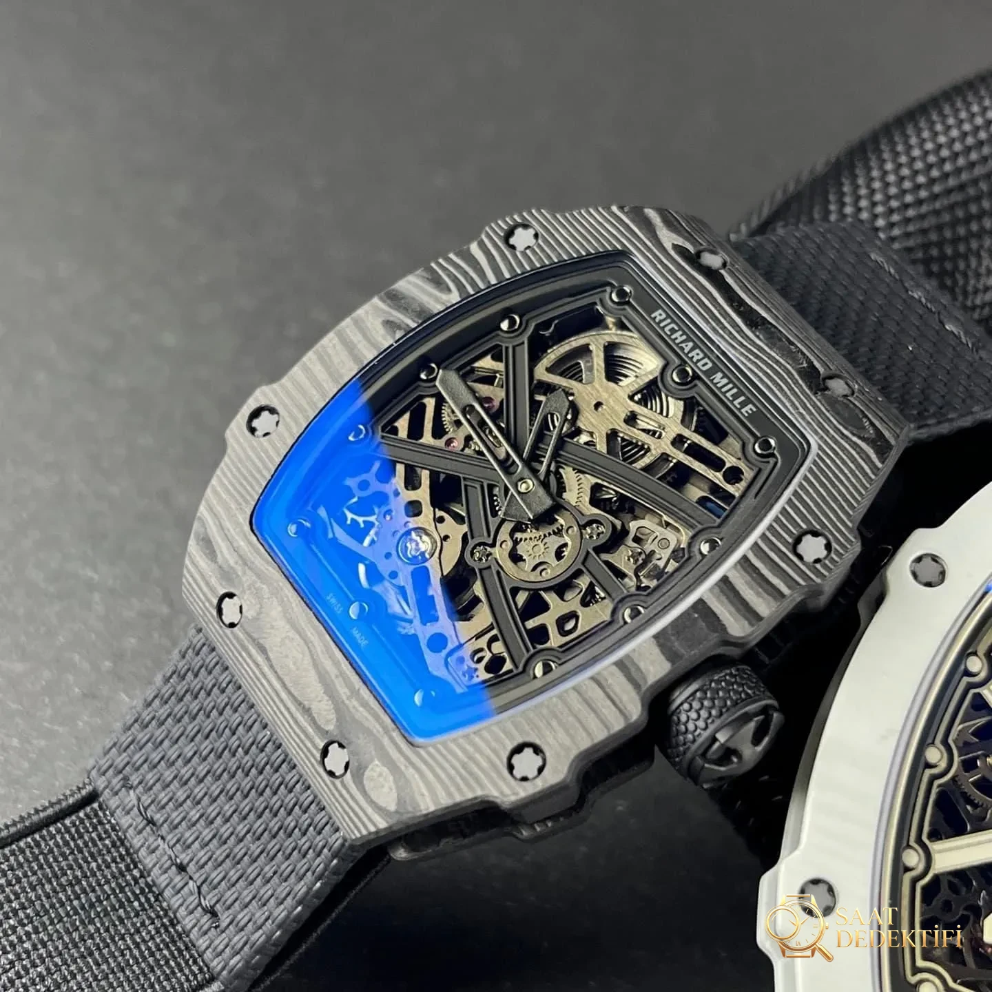 UMI Factory Richard Mille RM067-02 ultra ince karbon fiber otomatik mekanik saat - Arka Kapak ve Mekanizma Detayı
