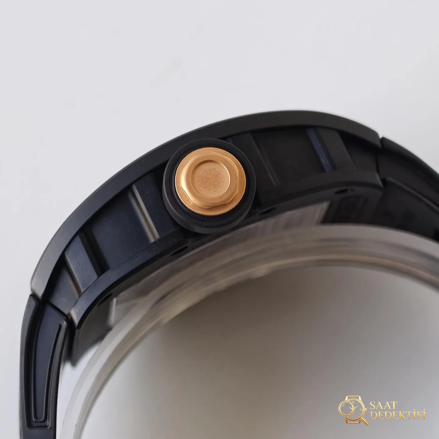 UMI Modifikasyon Atölyesi · Üst düzey özel yapımın zirvesi, piyasanın en donanımlı versiyonu - Richard Mille RM055/RM061 üst düzey efsane model - Arka Safir Cam Altında Kalibre Detayı