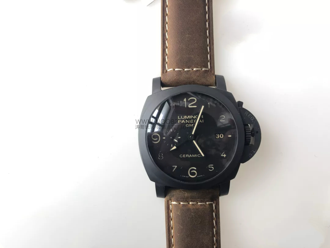 V2 versiyon VS Panerai 441 ile PAM00438 arasında ne fark var? — 3. fotoğraf