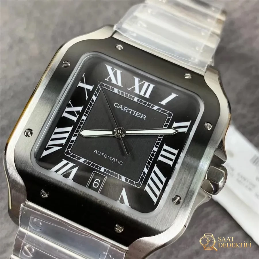 V6 Cartier Santos Karbon Kaplama Bezelli Kol Saati - Arka Kapak ve Mekanizma Detayı