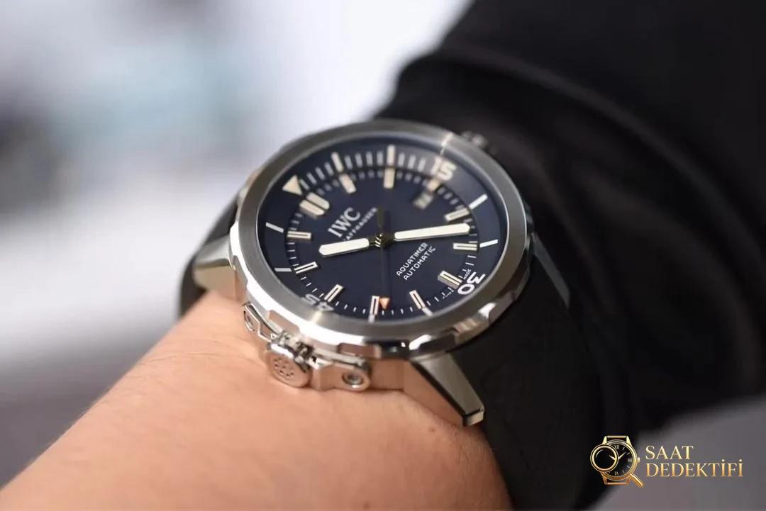 V6 Factory IWC Aquatimer mavi kadranlı üç iğneli saatin işçiliği nasıl? - Fosfor ve Super-LumiNova Gece Görünümü