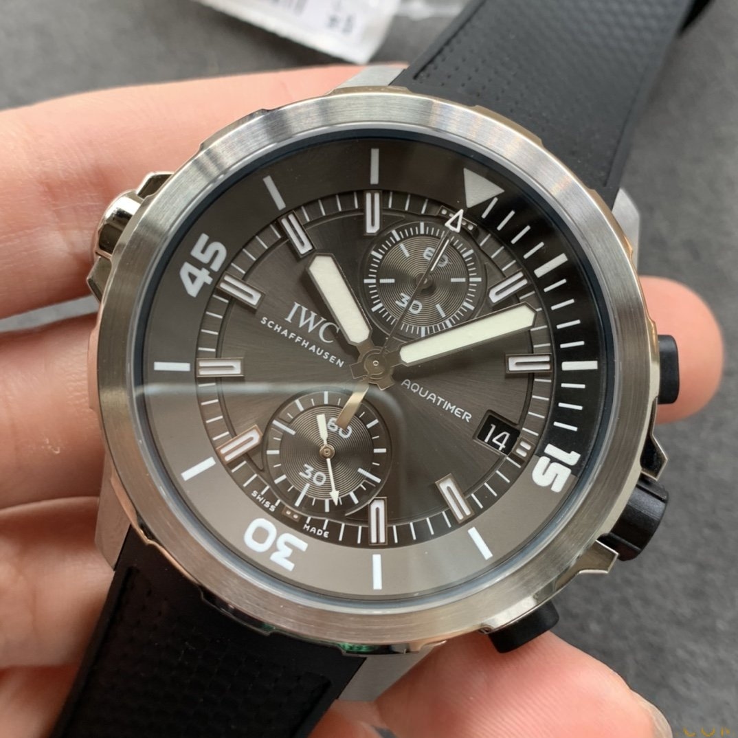 V6 Factory IWC Aquatimer "Shark" Özel Versiyon 44 mm Kısa İnceleme — 5. fotoğraf