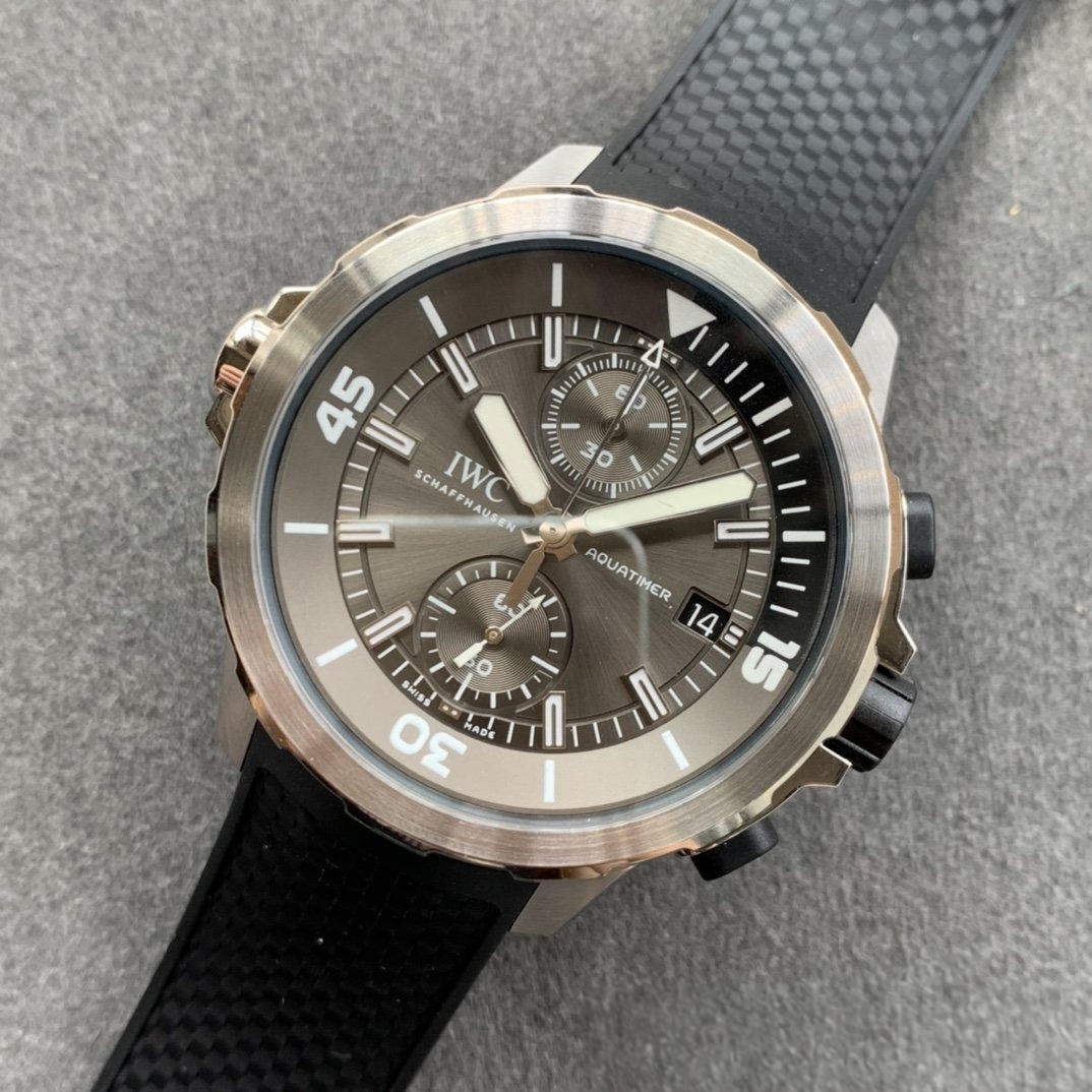 V6 Factory IWC Aquatimer "Shark" Özel Versiyon 44 mm Kısa İnceleme — 11. fotoğraf