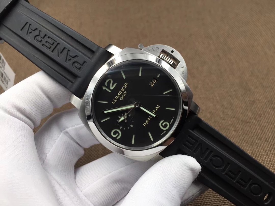 V6 Replika Panerai PAM 320
