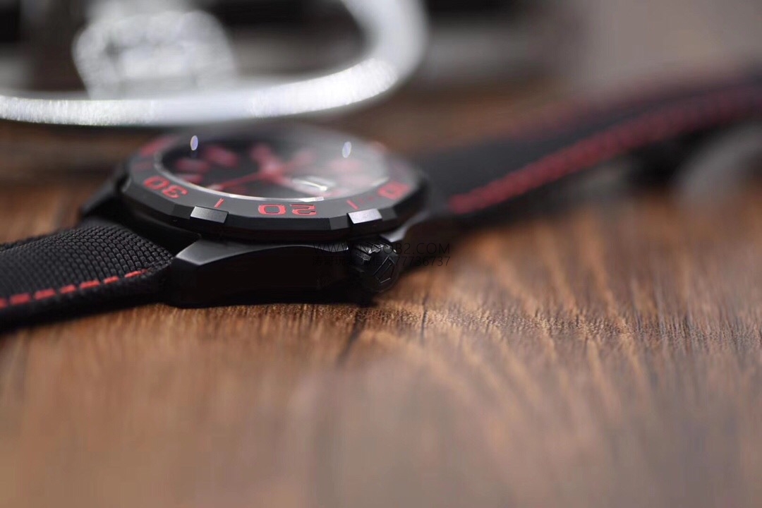 V6 Factory TAG Heuer Aquaracer 300 metre WAY201 replika saat detaylı incelemesi — 18. fotoğraf