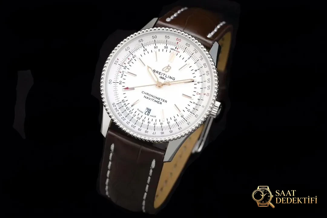 V7 Breitling Aviator 8 (Navitimer) 1 Beyaz Kadran A17326211G1P1 - Arka Kapak ve Mekanizma Detayı
