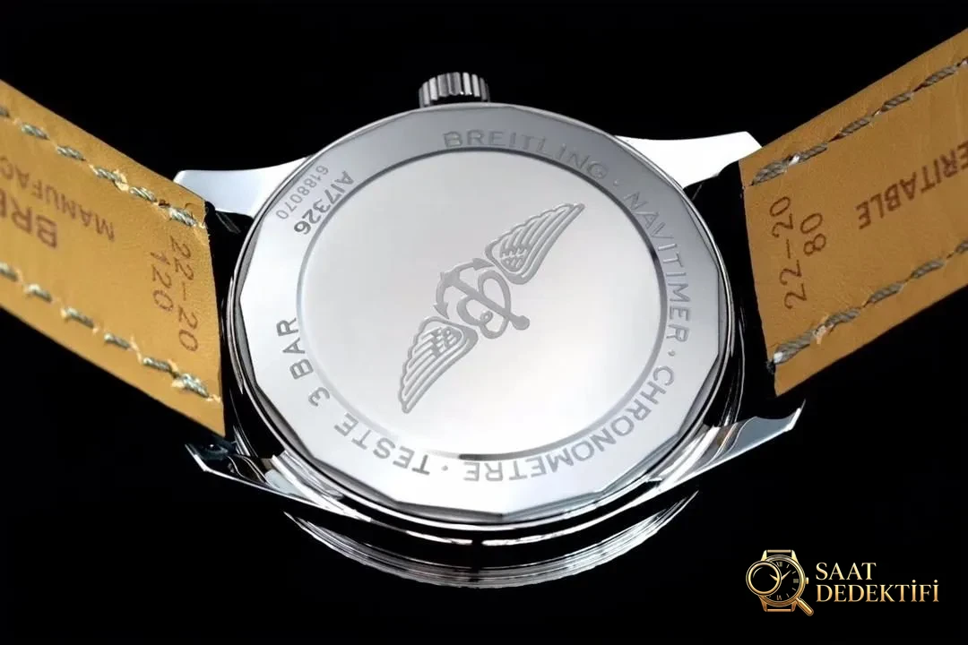V7 Breitling Aviator 8 siyah kadran gri bezel - Fosfor ve Super-LumiNova Gece Görünümü