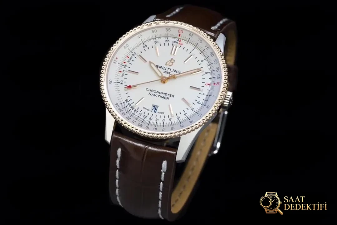 V7 Breitling Navitimer 1 Beyaz Kadran Altın Bezel U17326211G1P1 - Arka Kapak ve Mekanizma Detayı