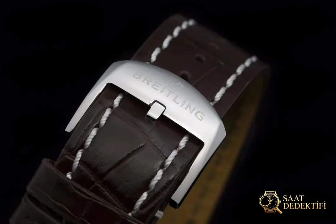 V7 Breitling Navitimer 1 Beyaz Kadran Altın Bezel U17326211G1P1 - Bilekte Duruş ve Kasa Orantısı