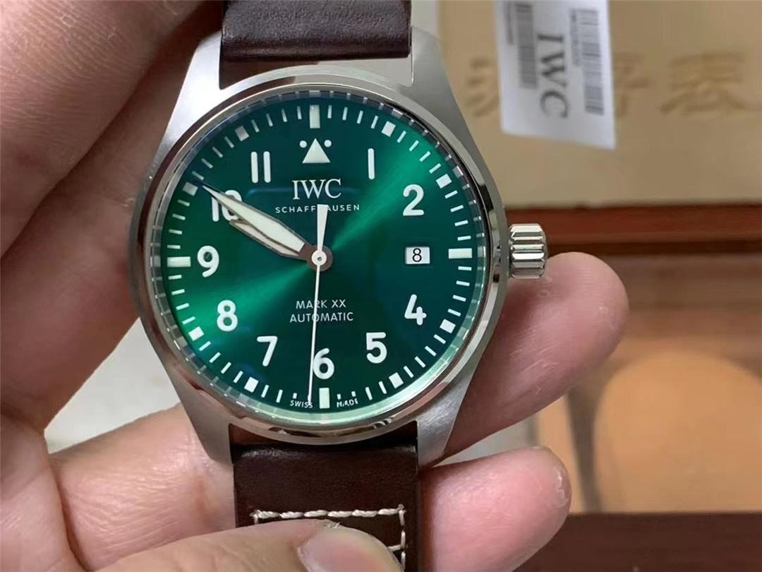 V7 Factory IWC Mark 20 orijinalle karşılaştırıldığında zayıf noktalar nerede? — 2. fotoğraf