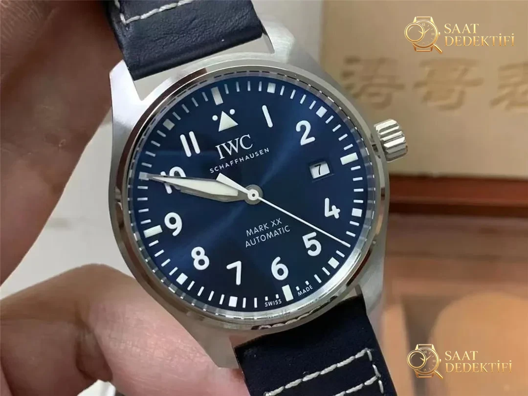 V7 Factory IWC Mark 20 orijinalle karşılaştırıldığında zayıf noktalar nerede? - Kasa Profili ve Kurma Kolu İncelemesi