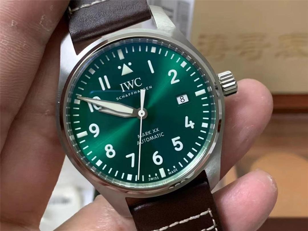 V7 Factory IWC Mark 20 orijinalle karşılaştırıldığında zayıf noktalar nerede? — 4. fotoğraf