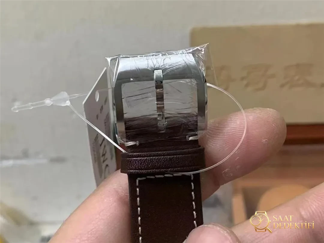 V7 Factory IWC Mark 20 orijinalle karşılaştırıldığında zayıf noktalar nerede? - Yan Profil ve Kordon Bağlantısı