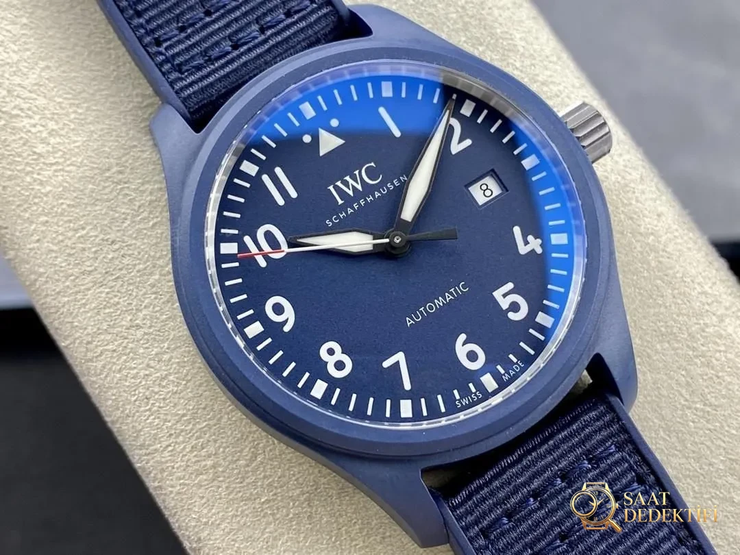 V7 Factory IWC Mark XVIII IW328101 puslu mavi seramikte renk farkı belirgin mi? - Kadran Detayı ve Bezel İşçiliği