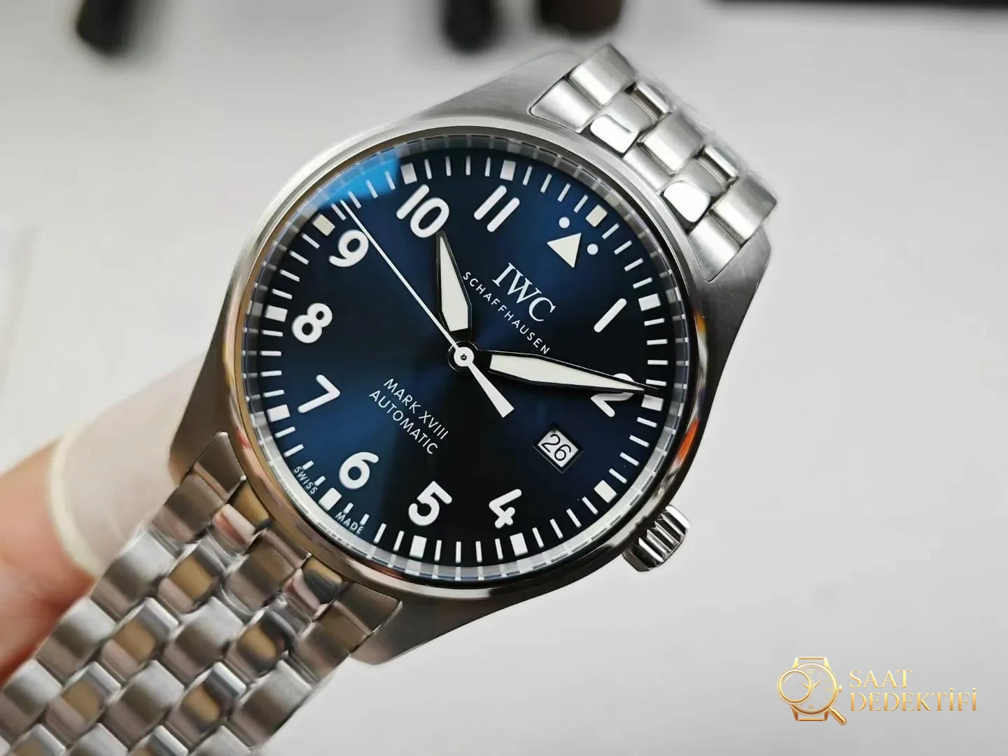 V7 Factory IWC Mark XVIII Le Petit Prince çelik bilezik modeli bir bakışta belli oluyor mu? - Kasa Profili ve Kurma Kolu İncelemesi