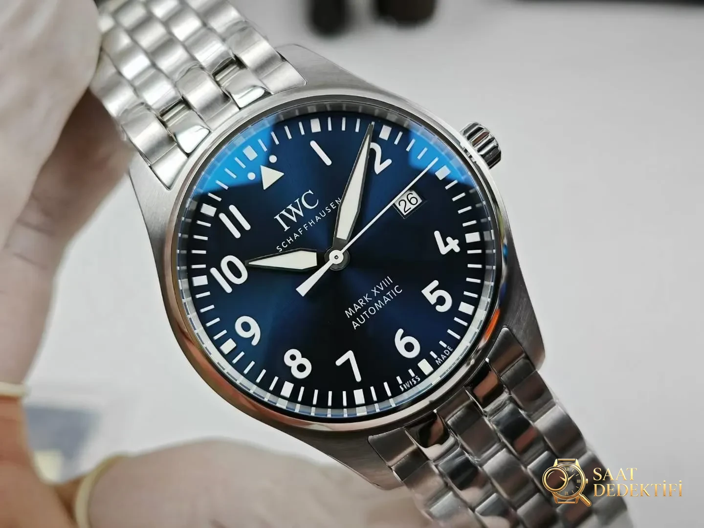V7 Factory IWC Mark XVIII Le Petit Prince çelik bilezik modeli bir bakışta belli oluyor mu? - Arka Kapak ve Mekanizma Detayı