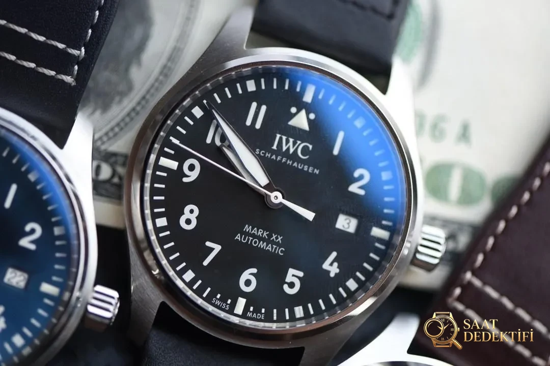 V7 Factory IWC Mark XX hızlı değişen kayış işçilik incelemesi - Kadran Detayı ve Bezel İşçiliği