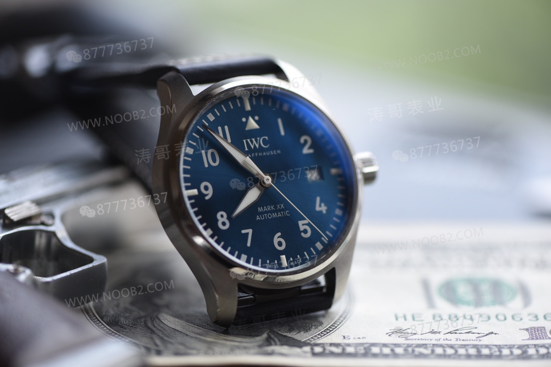 V7 Factory IWC Mark XX hızlı değişen kayış işçilik incelemesi — 6. fotoğraf