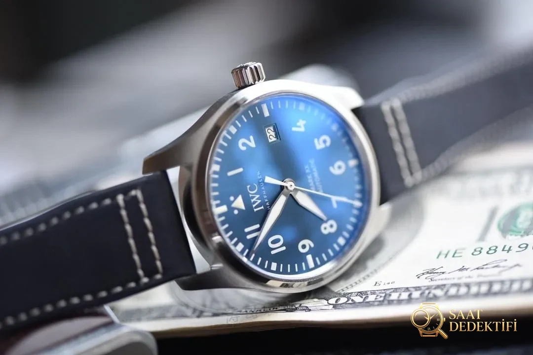 V7 Factory IWC Mark XX hızlı değişen kayış işçilik incelemesi - Klips Kilidi ve Lazer Damgalar