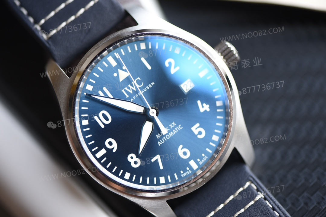 V7 Factory IWC Mark XX hızlı değişen kayış işçilik incelemesi — 8. fotoğraf
