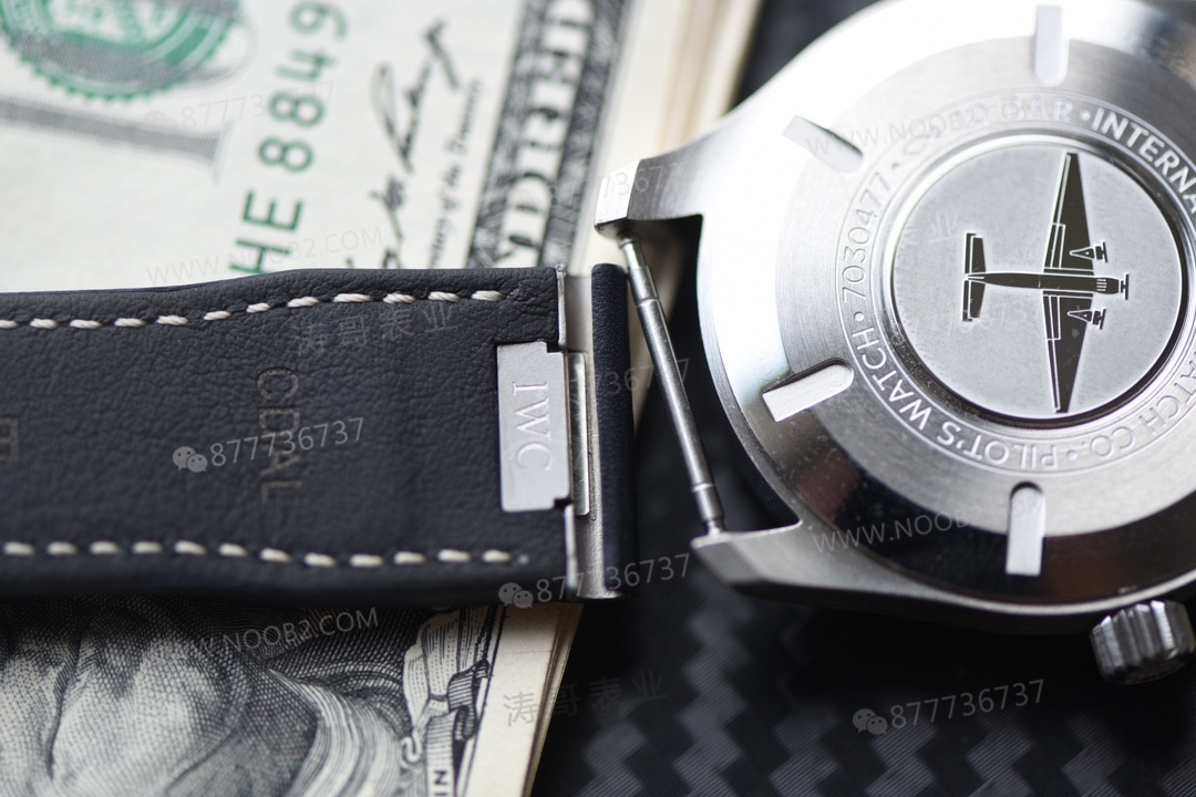 V7 Factory IWC Mark XX hızlı değişen kayış işçilik incelemesi — 13. fotoğraf