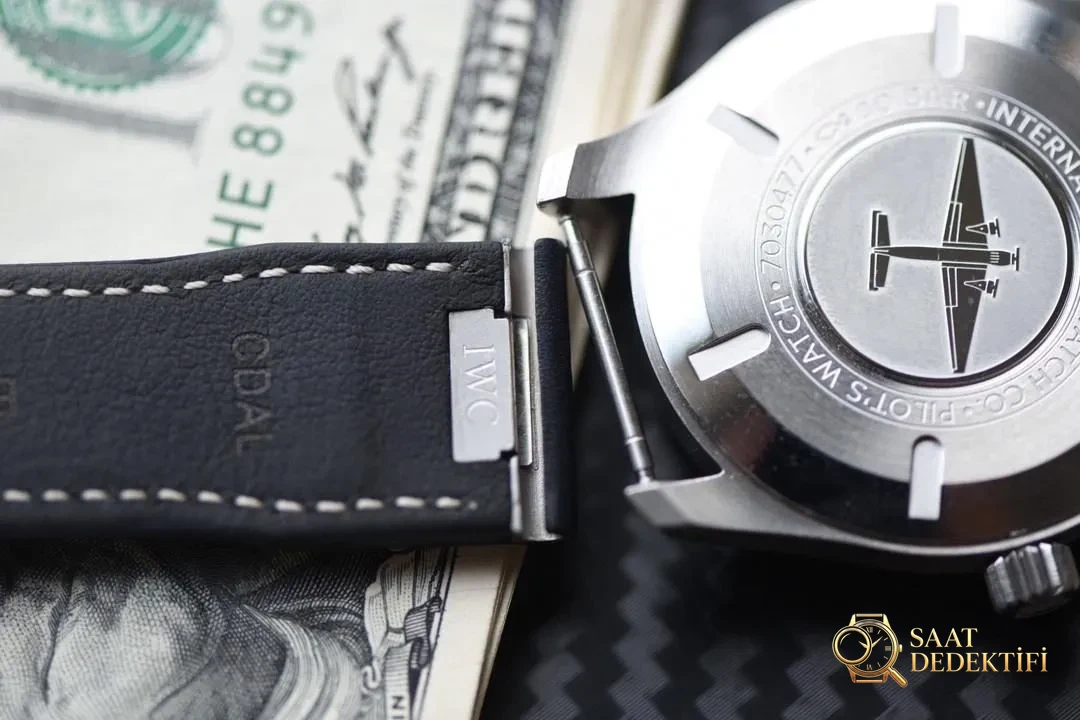 V7 Factory IWC Mark XX hızlı değişen kayış işçilik incelemesi - Kasa Çeliği ve Polisaj Kalitesi