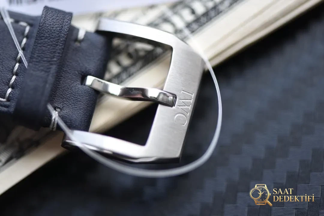 V7 Factory IWC Mark XX hızlı değişen kayış işçilik incelemesi - Tepe Koruması ve Ayar Fonksiyonu