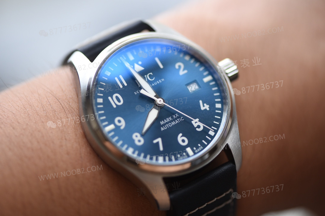 V7 Factory IWC Mark XX hızlı değişen kayış işçilik incelemesi — 15. fotoğraf