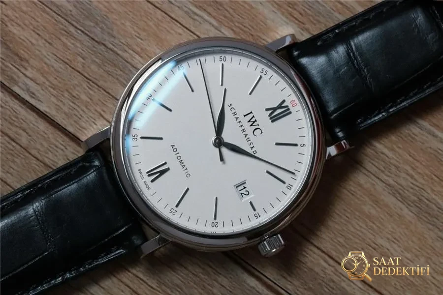 V7 Factory IWC Portofino 150. Yıl Orijinal İsviçre ETA2892 Mekanizmalı Replika Saat İncelemesi - Bezel İçi Rehaut Gravürü ve Hizalaması