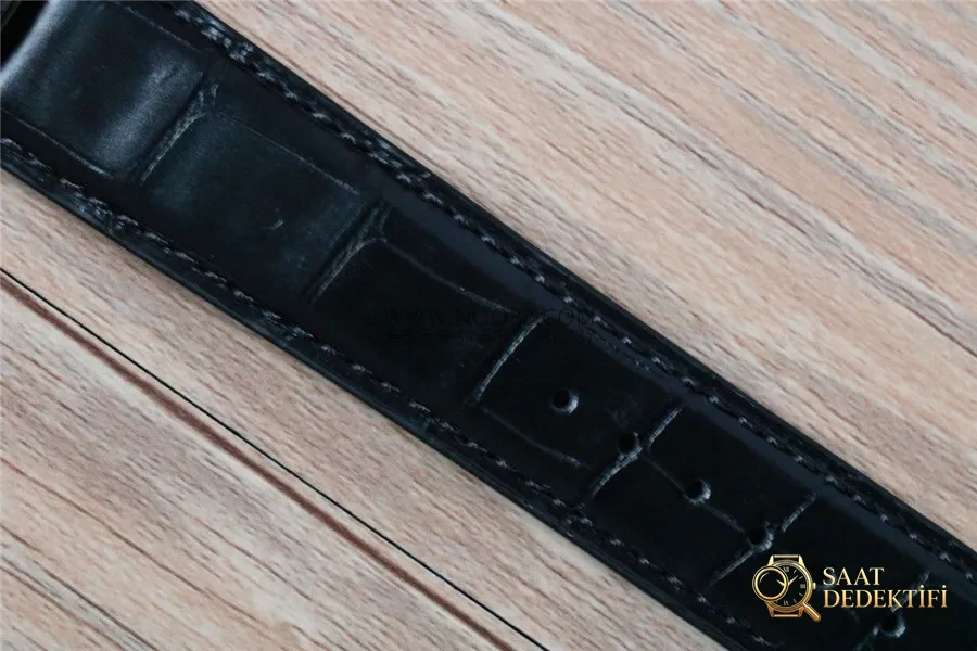 V7 Factory IWC Portofino 150. Yıl Orijinal İsviçre ETA2892 Mekanizmalı Replika Saat İncelemesi - Arka Safir Cam Altında Kalibre Detayı