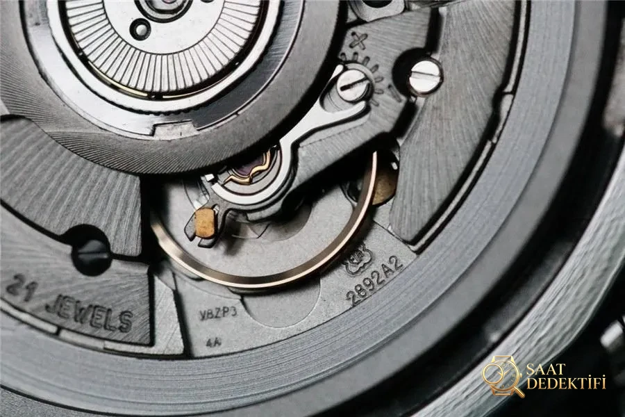 V7 Factory IWC Portofino replikası ne kadar başarılı? İnceleme - Fosfor ve Super-LumiNova Gece Görünümü