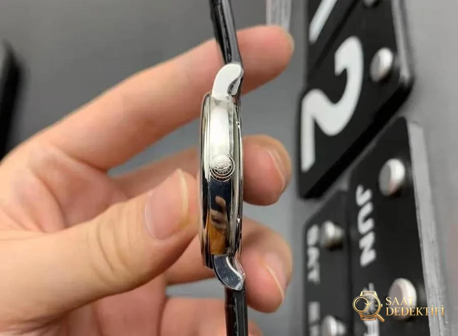 V7 Factory IWC Portofino Serisi Saat İncelemesi - Arka Kapak ve Mekanizma Detayı