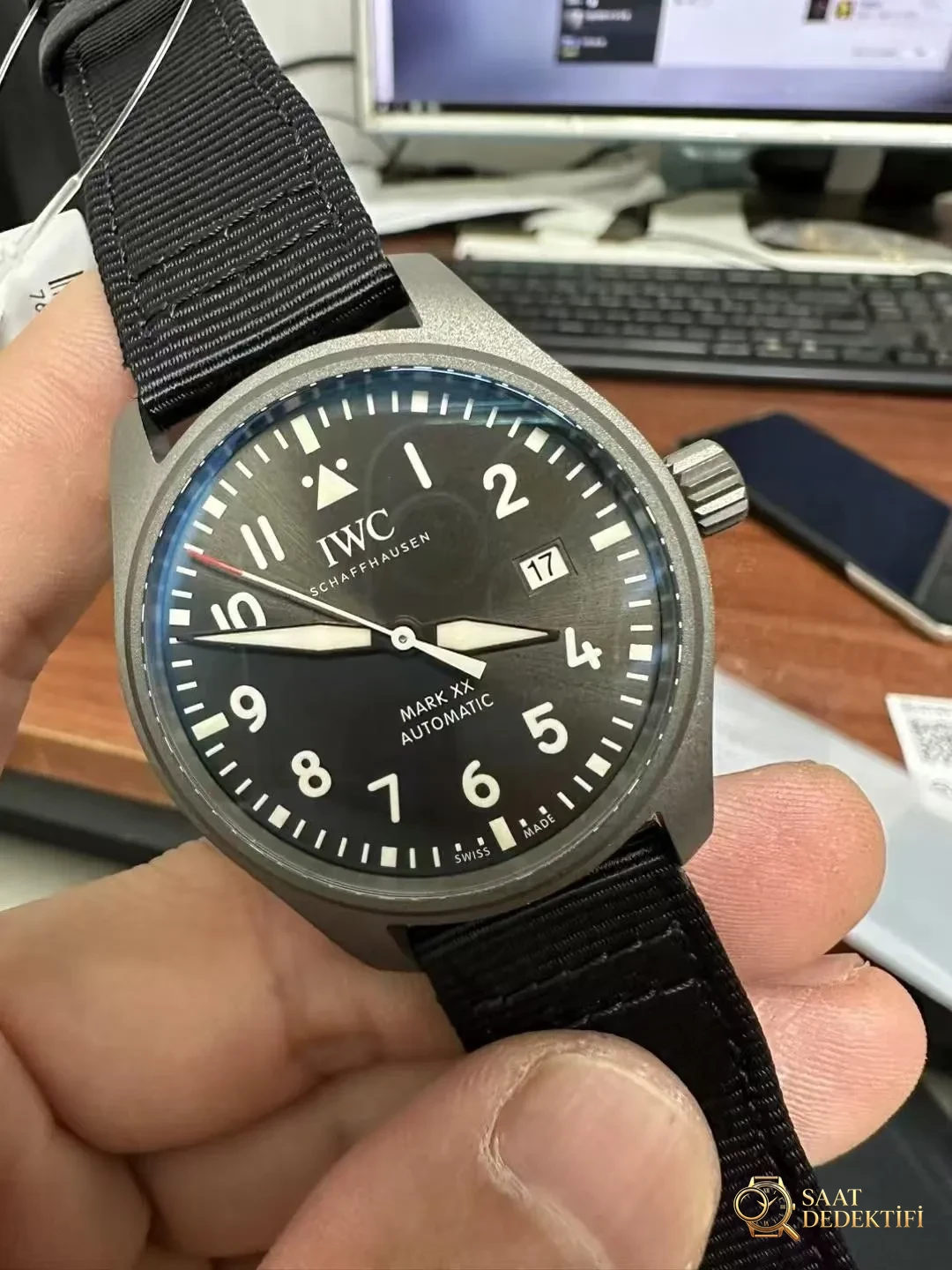IWC Replika Saat İncelemesi - Ön Görünüm ve Kasa Tasarımı