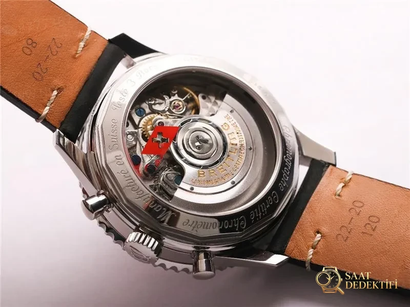 V9 Factory Breitling Aviator B01 siyah kadran Swissair - Genel Açı ve Estetik Duruş