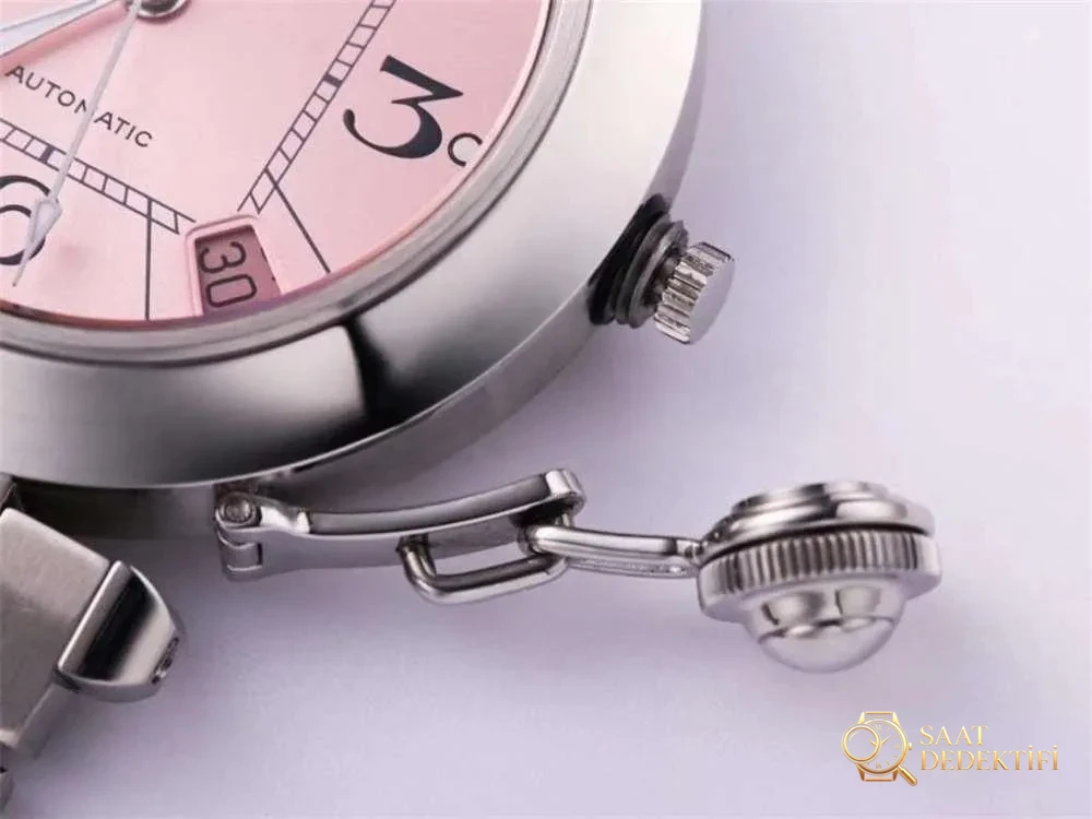 Revue de la montre-bracelet pour femme V9 Factory Cartier Pasha Series W31074M7 - La préférée des rares - Aiguilles du cadran et secondes en cours d'exécution