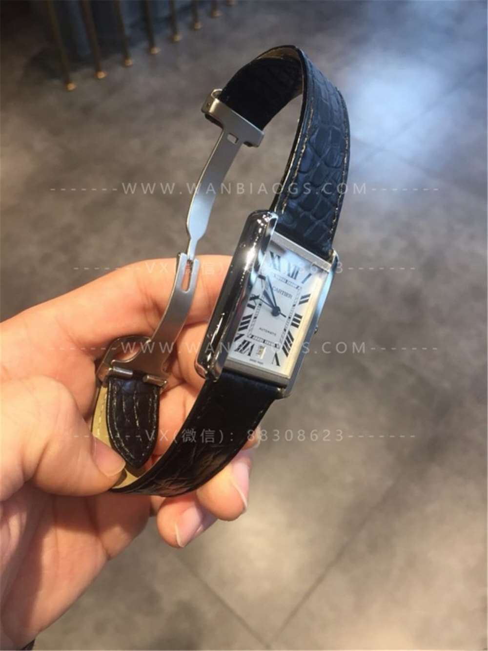 V9 Factory Cartier Tank Citizen.9015 mekanizmalı gerçek-replika karşılaştırmalı inceleme — 10. fotoğraf