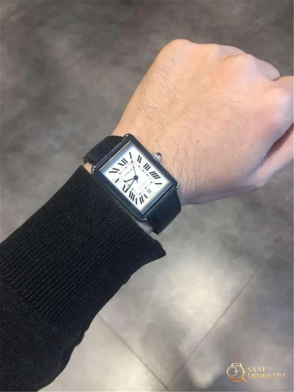 V9 Factory Cartier Tank Citizen.9015 mekanizmalı gerçek-replika karşılaştırmalı inceleme - Yan Profil ve Kordon Bağlantısı