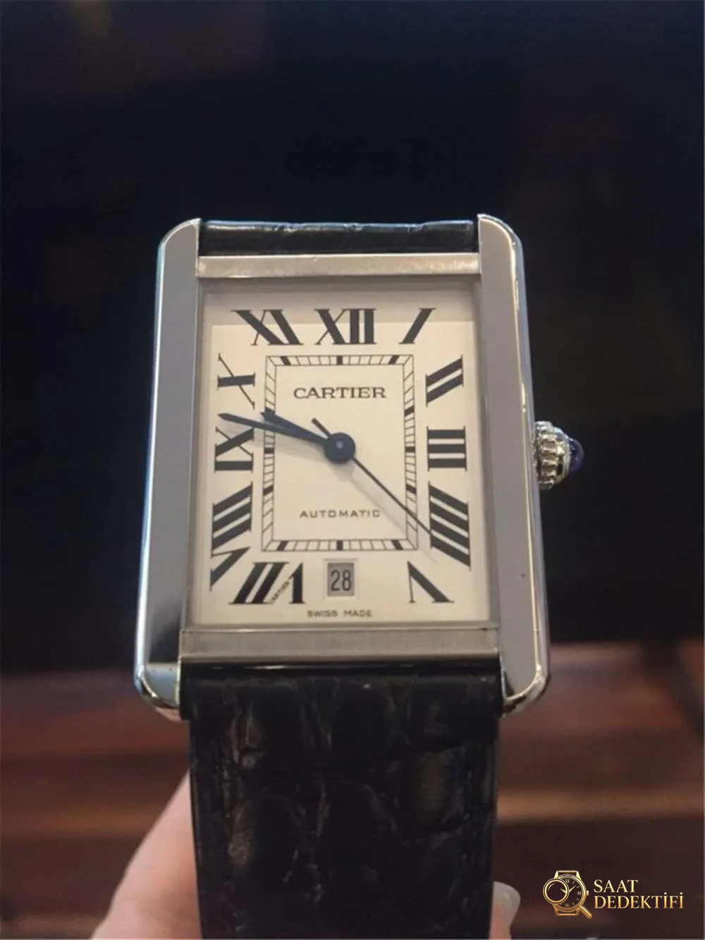 V9 Factory Cartier Tank Citizen.9015 mekanizmalı gerçek-replika karşılaştırmalı inceleme - Kasa Çeliği ve Polisaj Kalitesi