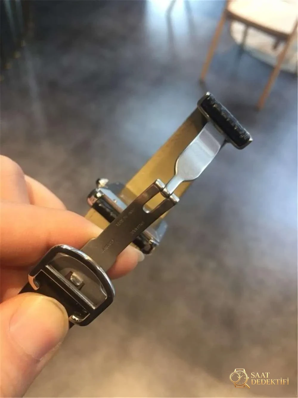 V9 Factory Cartier Tank Citizen.9015 mekanizmalı gerçek-replika karşılaştırmalı inceleme - Toka İçi Mikro Ayar Mekanizması