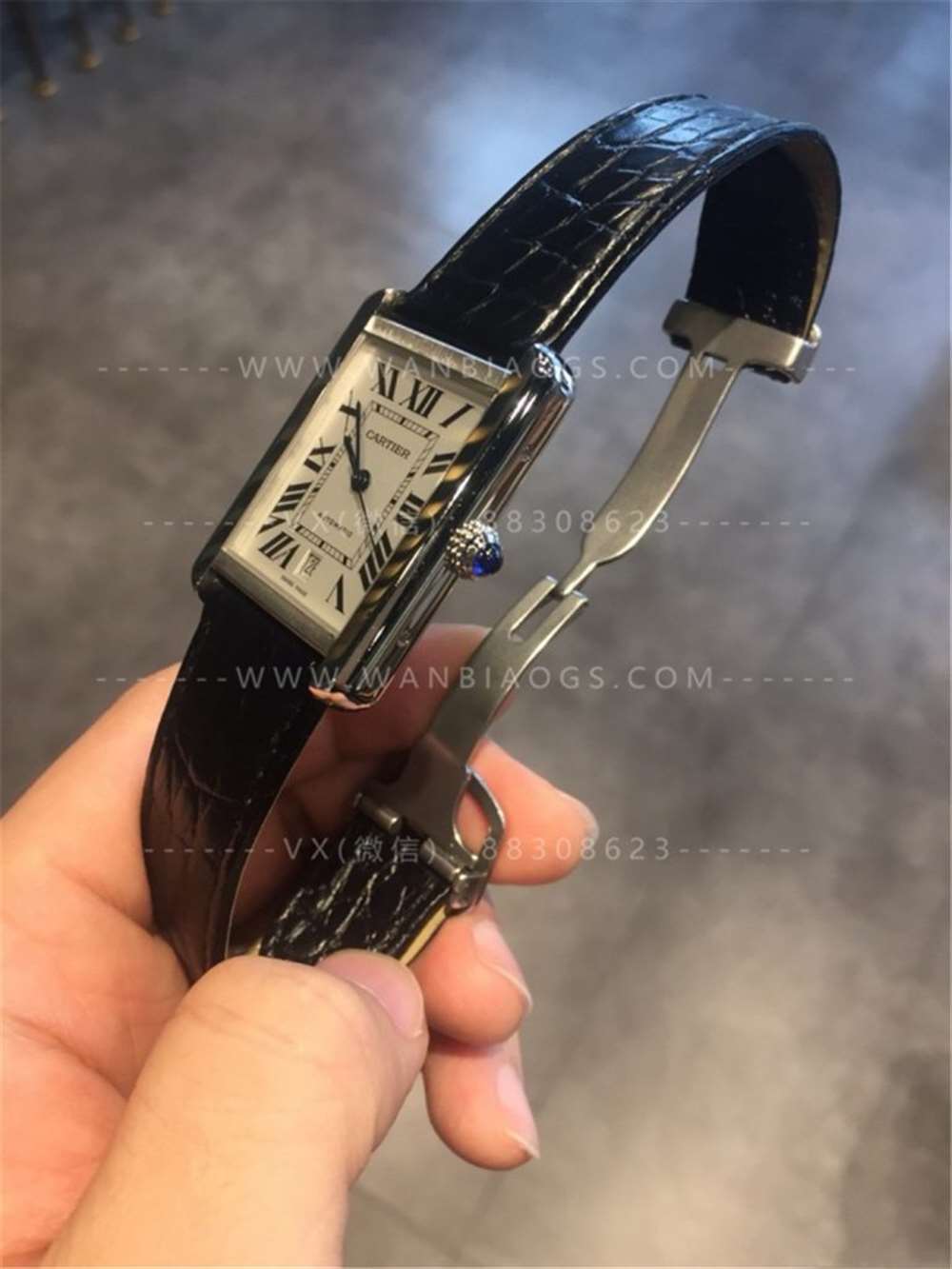 V9 Factory Cartier Tank Citizen.9015 mekanizmalı gerçek-replika karşılaştırmalı inceleme — 18. fotoğraf