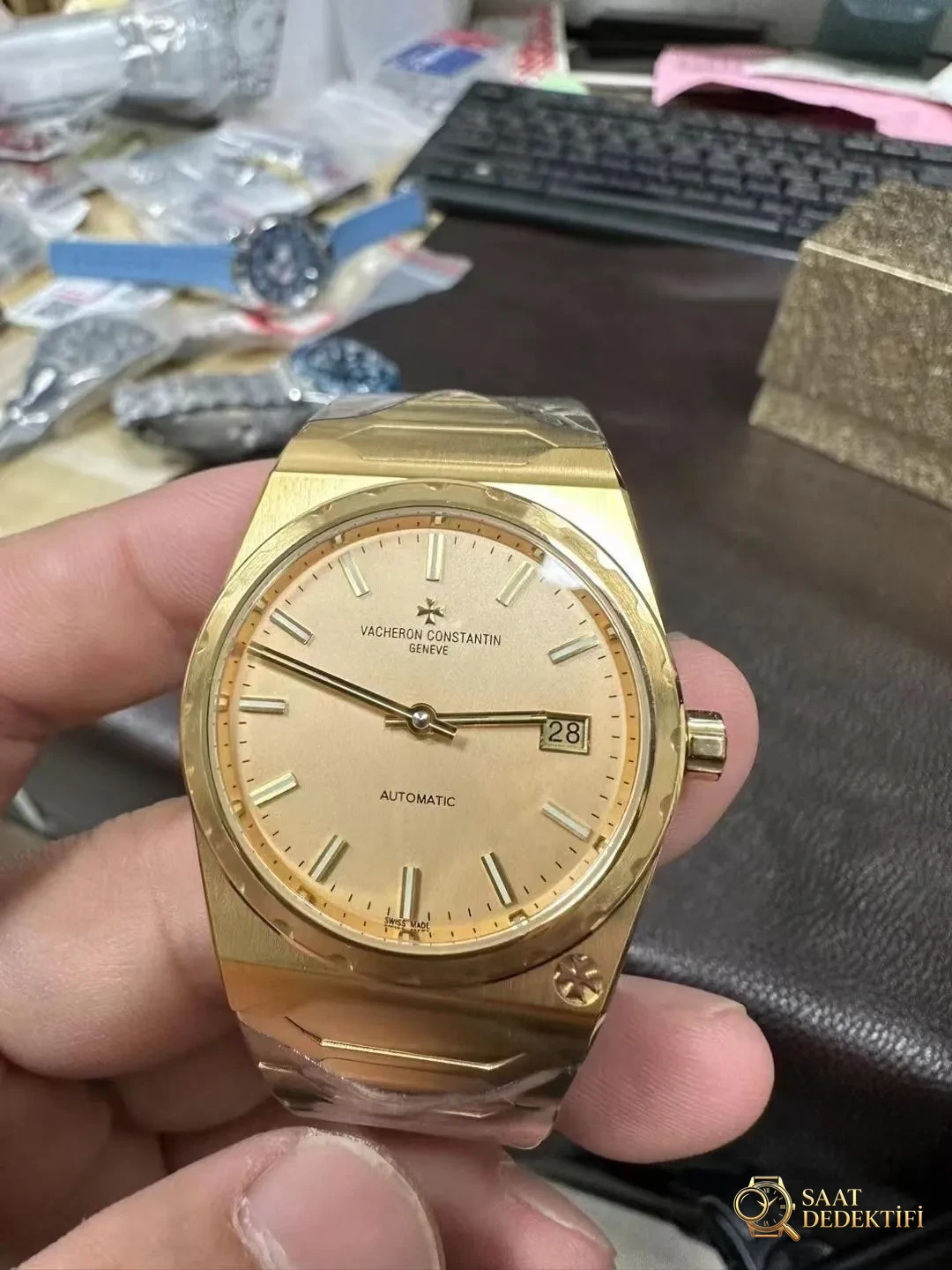 Vacheron Constantin Overseas V9 Factory İncelemesi - Ön Görünüm ve Kasa Tasarımı