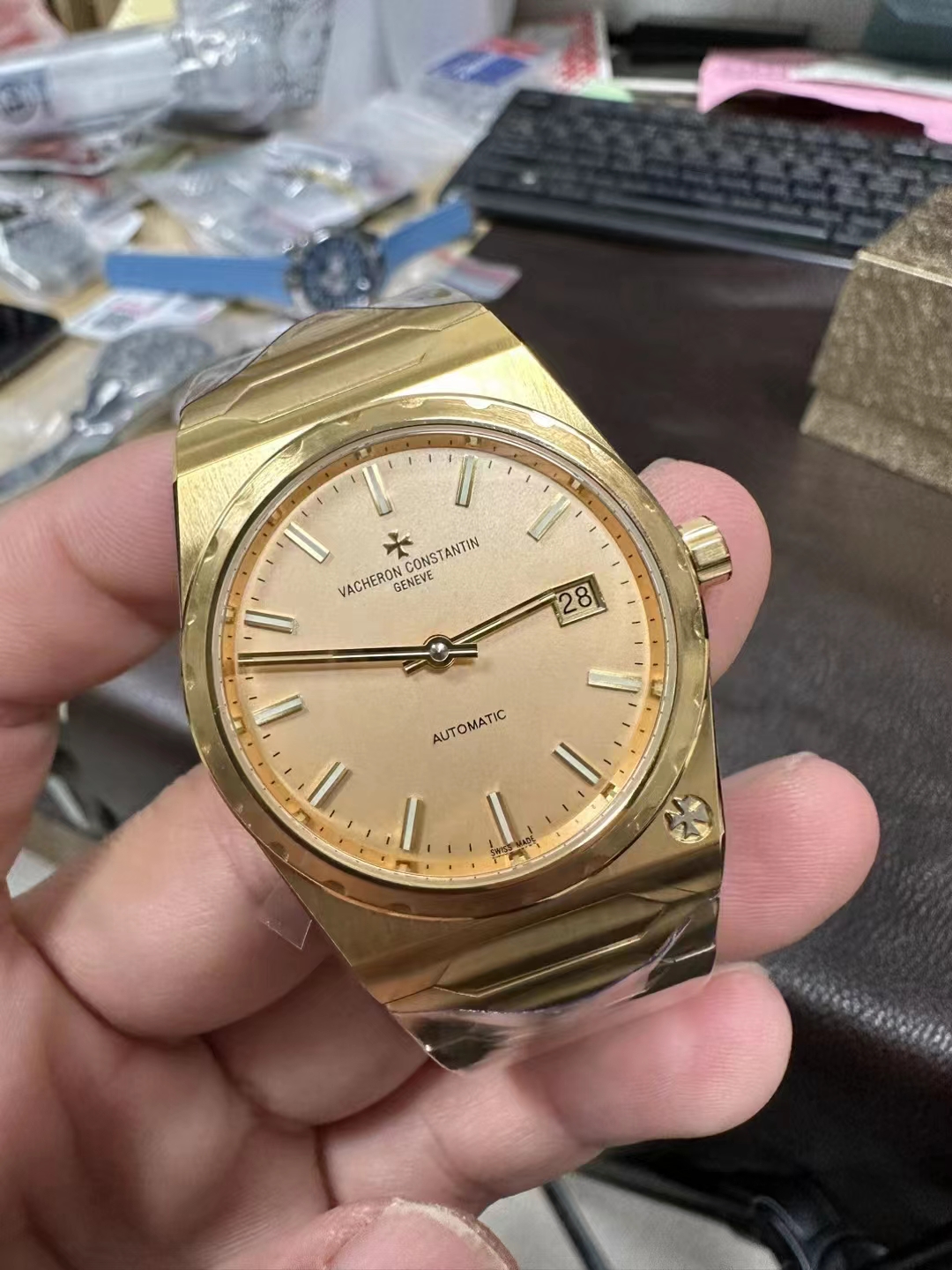 Replika Vacheron Constantin Historiques 222 Sarı Altın