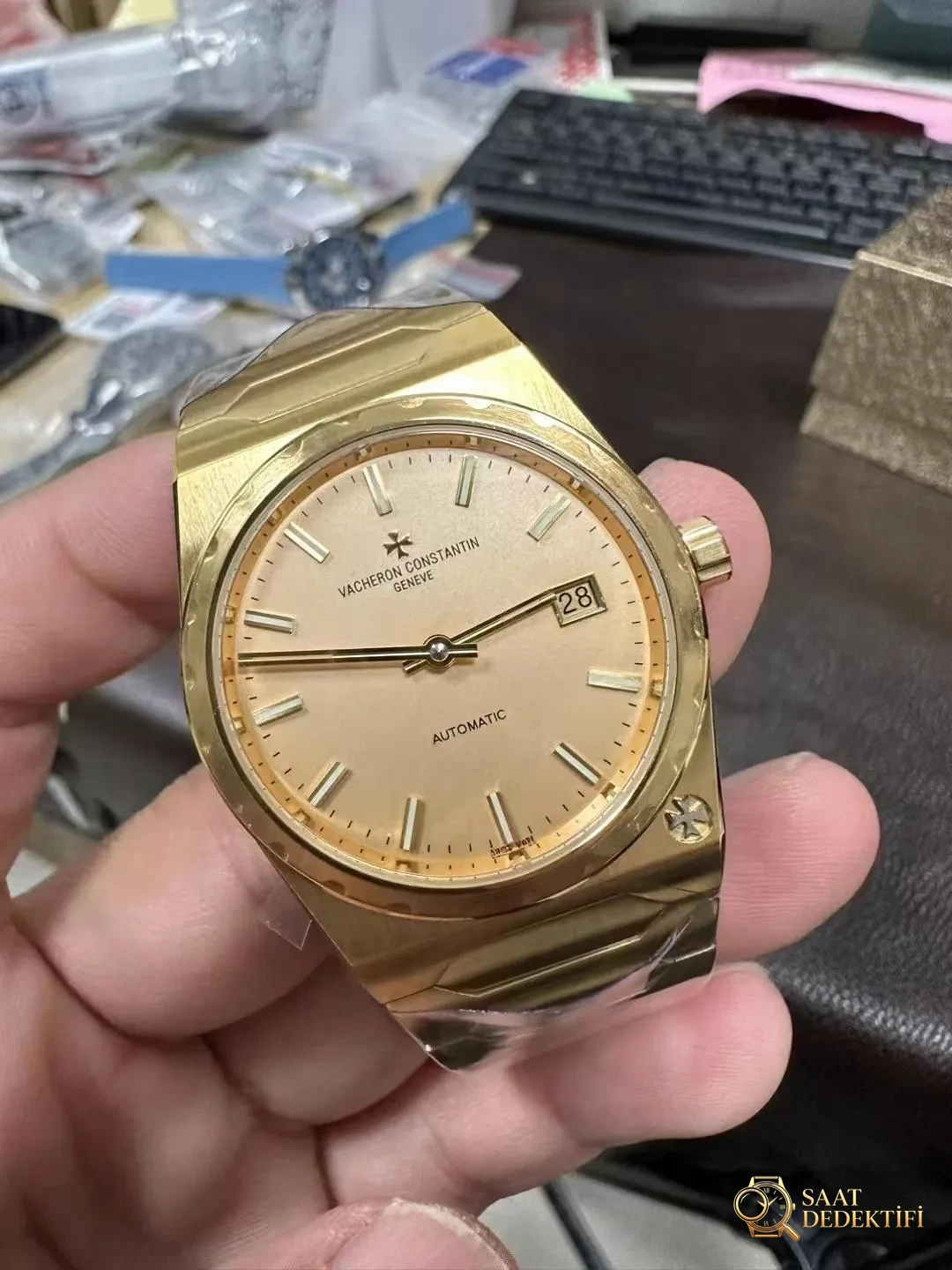 Replika Vacheron Constantin Historiques 222 Sarı Altın
