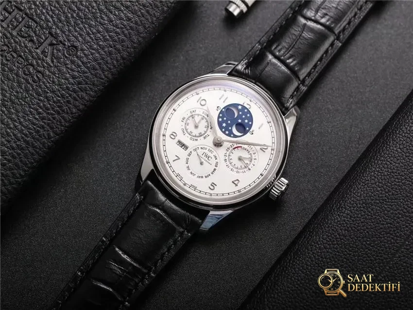 V9 IWC Portugieser Gerçek Perpetual Calendar Yeni Model İncelemesi - Arka Kapak ve Mekanizma Detayı