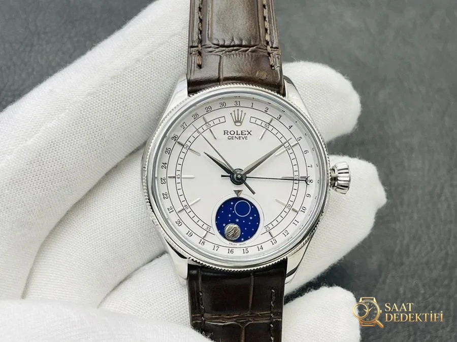 Обзор многофункциональных часов Rolex Cellini серии 50535 VR Factory (серебро) с фазой луны (серебро) — детали циферблата и качество изготовления безеля