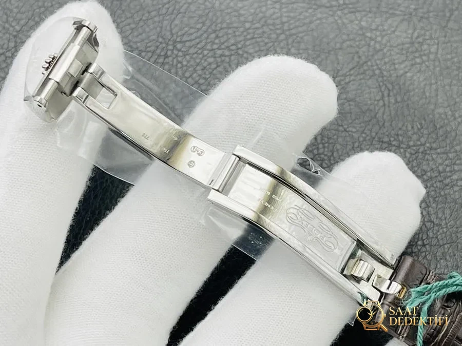Обзор многофункциональных часов Rolex Cellini серии 50535 VR Factory (серебро) с фазой луны (серебро) — посадка на запястье и пропорции корпуса