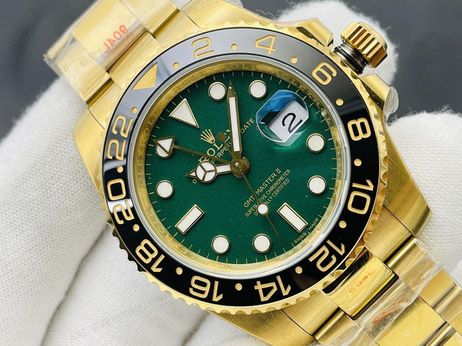 VRS Factory Rolex GMT-Master II Yükseltilmiş Versiyon 126710 (Altın Yeşil Kadran) Saat İncelemesi — 3. fotoğraf